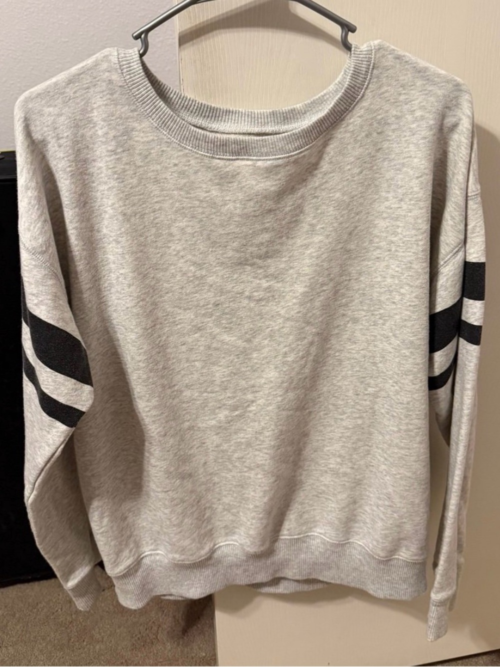 Women’s Old Navy Heather Gray Crewneck Sweatshirt with Black Sleeve Stripes Med